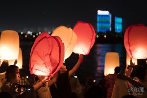 西双版纳的孔明灯之夜