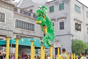 佛山醒狮：高桩之上如履平地
